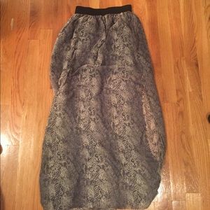 Cute flowing print maxi skirt